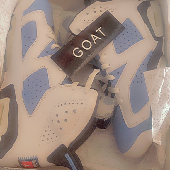Men Air Jordan 6 Retro”UNC Home”
Size 10 - Picture 3 of 13
